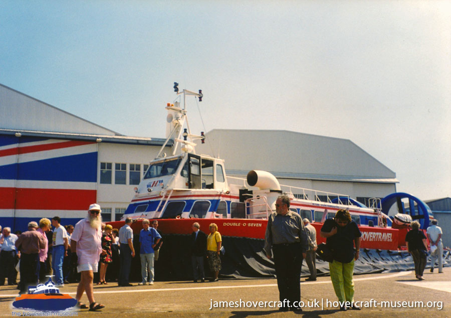 AP1-88 hovercraft promotional day by BHC -  (credit: The <a href='http://www.hovercraft-museum.org/' target='_blank'>Hovercraft Museum Trust</a>).